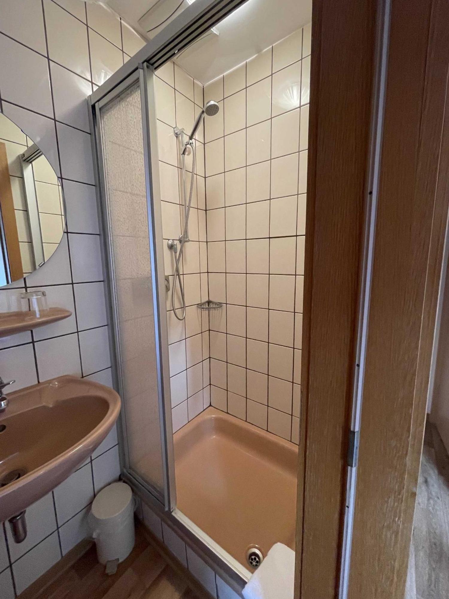 Hotel Zur Mosel Minheim Luaran gambar