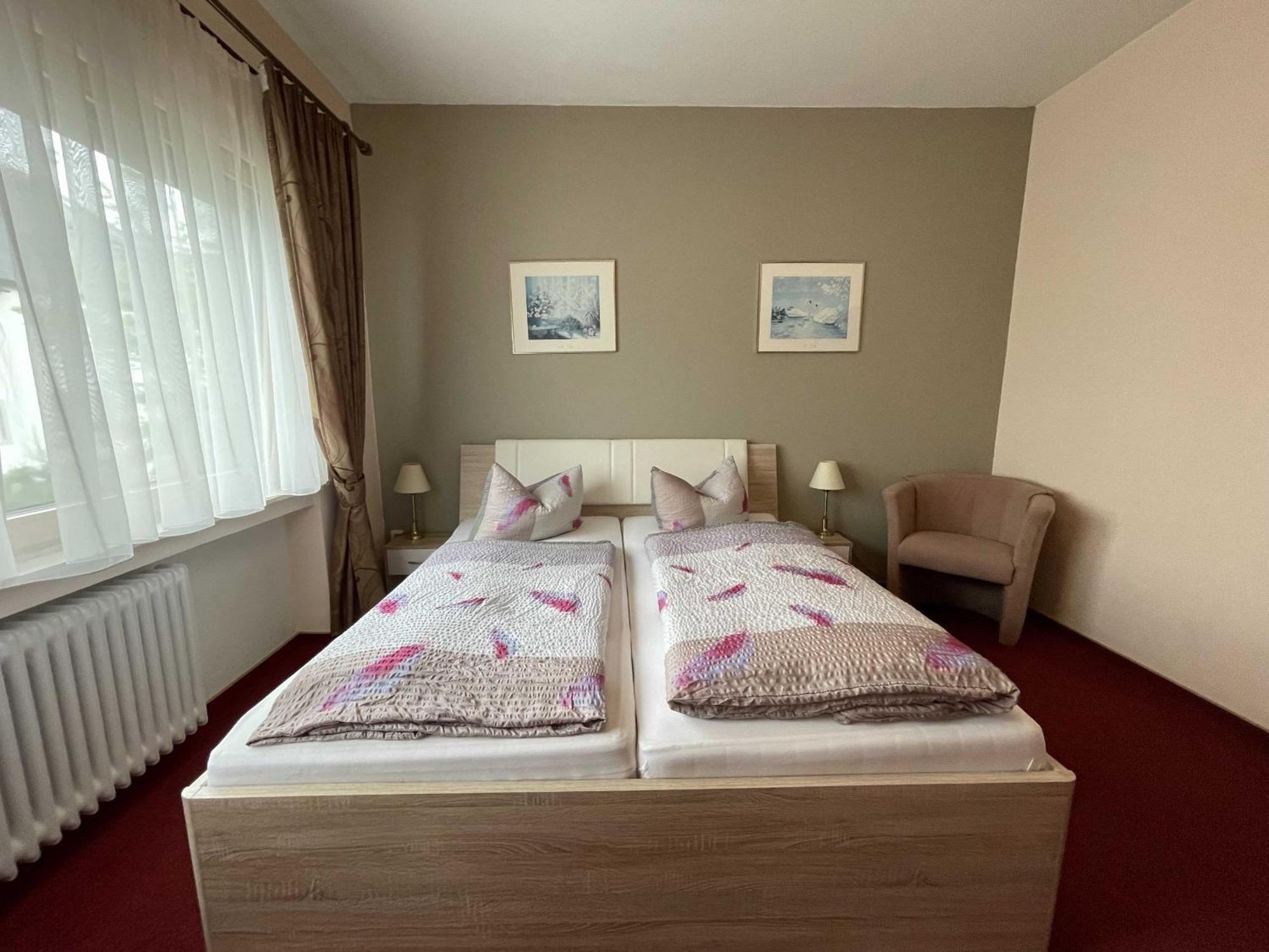 Hotel Zur Mosel Minheim Luaran gambar