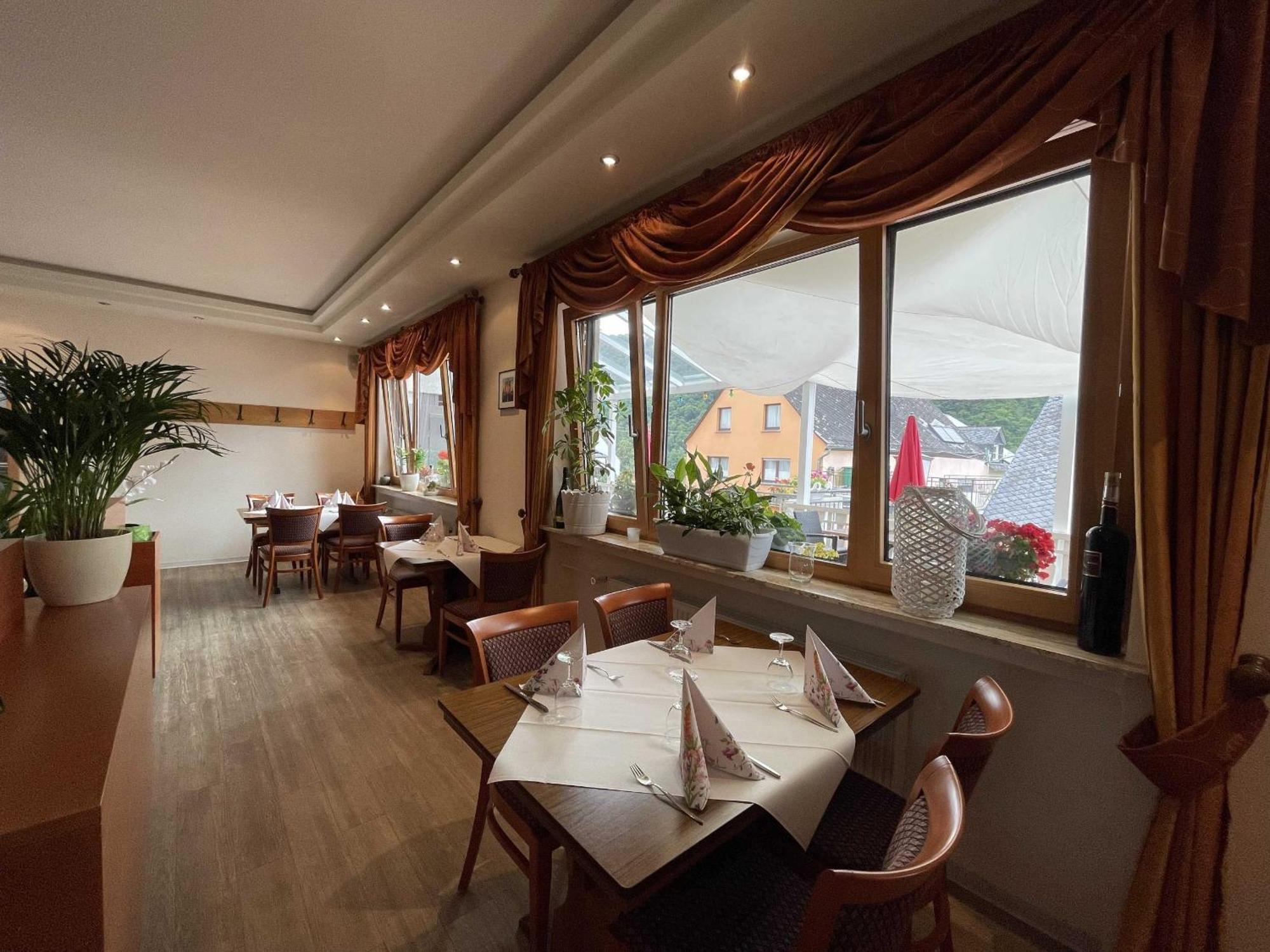 Hotel Zur Mosel Minheim Luaran gambar